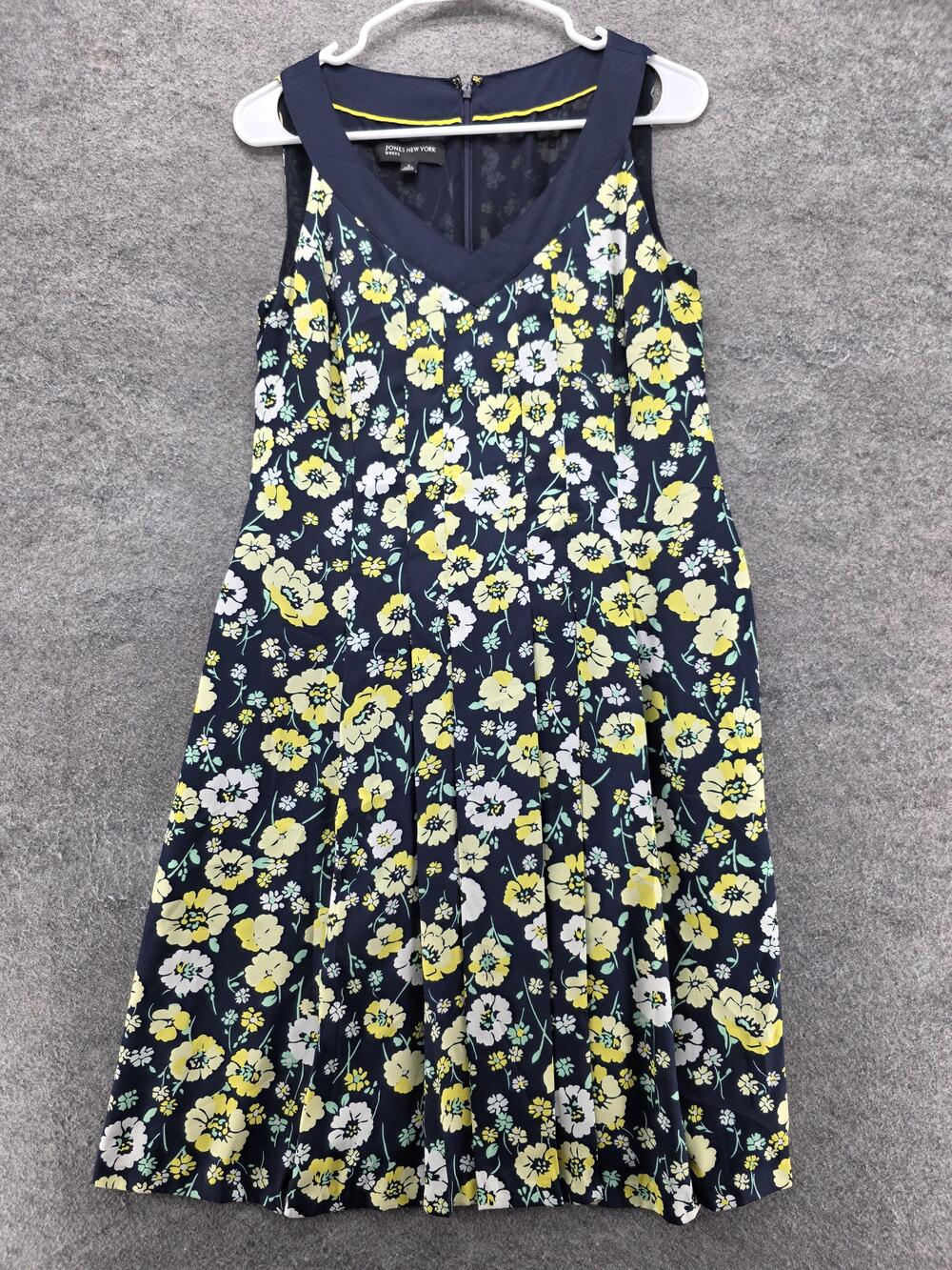 Jones New York Dress Womens 4 Blue Fit & Flare V-Neck Floral Lined Pleated